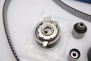 TIMING SET WATER PUMP KTBWP7880 DAYCO Quality of parts according to GVO Q original with factory logo OEM OES