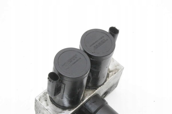 AIR DISTRIBUTOR VALVE BLOCK PNEUMATIC CHASSIS MERCEDES BENZ Part manufacturer Mercedes Benz OE