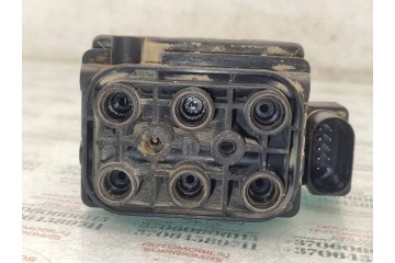 Air distributor valve block pneumatic chassis AUDI Q7 4L Part manufacturer Audi OE