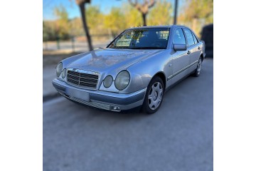 MERCEDES-BENZ CLASE E (BM 210) BERLINA 300 Turbodiesel (210.025)