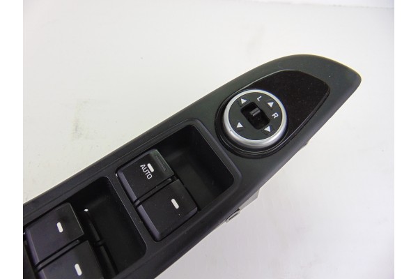 MANDO ELEVALUNAS DELANTERO IZQUIERDO HYUNDAI I20 (GB)