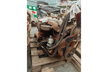 Warsaw complete engine with M20 LOW VALVE gearbox Packaging status no packaging
