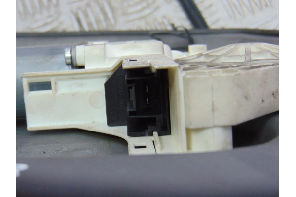 8K0959801A  ELEVALUNAS DELANTERO IZQUIERDO SKODA SUPERB COMBI (3T5) Elegance 2011 8K0959801A 194402 SKODA - 4