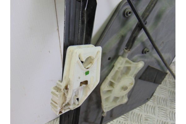 8K0959801A  ELEVALUNAS DELANTERO IZQUIERDO SKODA SUPERB COMBI (3T5) Elegance 2011 8K0959801A 194402 SKODA - 5