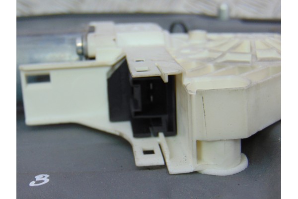 8K0959811A  ELEVALUNAS TRASERO IZQUIERDO SKODA SUPERB COMBI (3T5) Elegance 2011 8K0959811A 194403 SKODA - 2