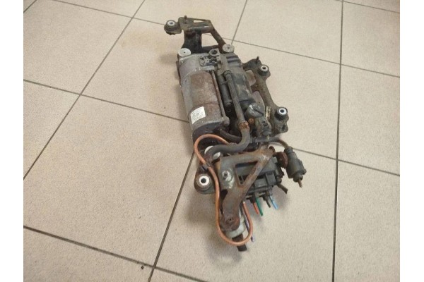 Suspension compressor AUDI A8 4H_ 4H0616005C 4 2L diesel 258kW 2013 Part manufacturer Audi OE