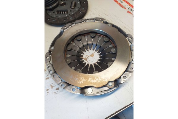 Schaeffler LuK 622 3127 35 Clutch Dacia DUSTER 1 6 EAN GTIN 4014870590925
