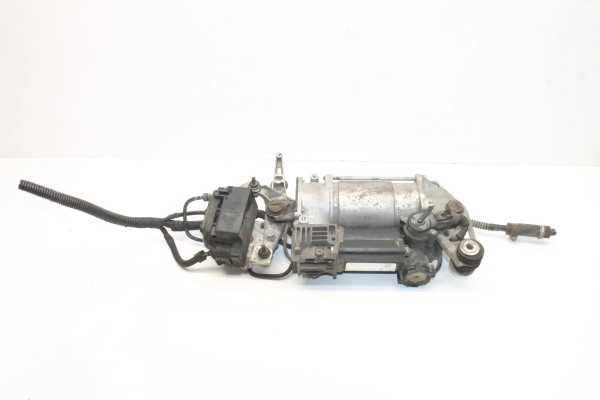 SUSPENSION COMPRESSOR AUDI Q7 4L 7L8616006E 17743311 3 0L 171kw 2007 Part manufacturer Audi OE