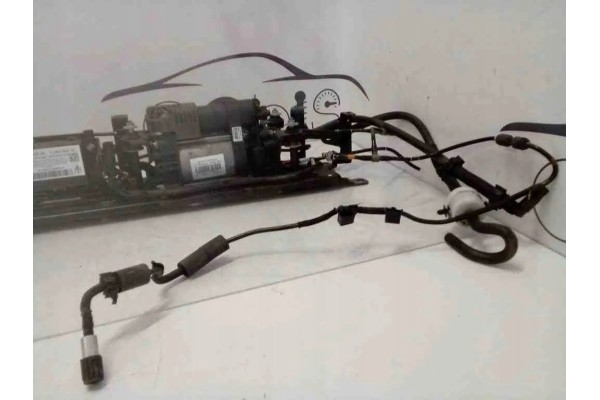 Suspension compressor MASERATI LEVANTE SUV M161 067015890100 3 0L Catalog number of the original 067015890100