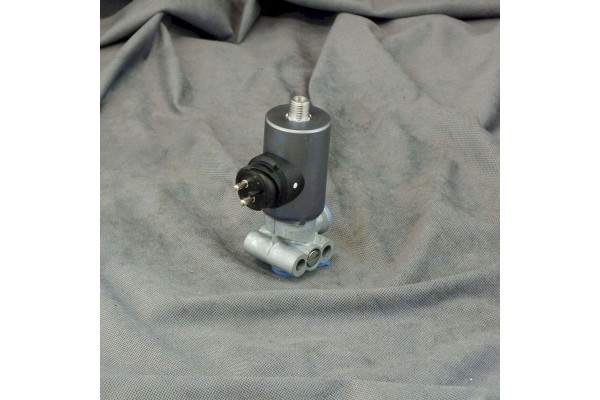 Solenoid valve Wabco 4721737040 Packaging status original
