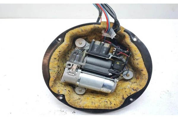 Suspension compressor BMW X5 E53 1092349 3 0L diesel 160kW 2005 Part manufacturer BMW OE