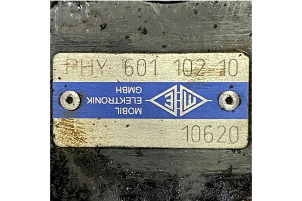 77700988 VOLVO Hydraulic distributor
