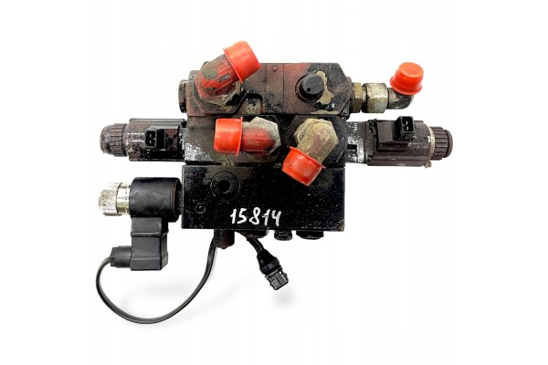 77700988 VOLVO Hydraulic distributor Packaging status replacement