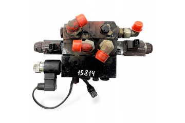 77700988 VOLVO Hydraulic distributor Packaging status replacement