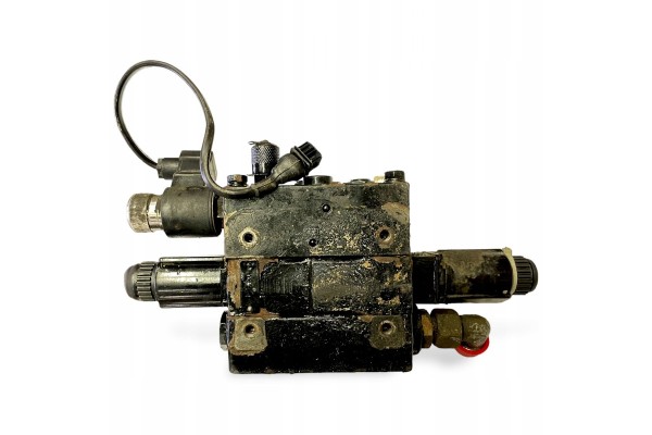 77700988 VOLVO Hydraulic distributor Car type trucks
