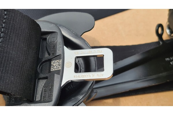 VW TIGUAN TOURAN 2015 2023 SEAT BELT FRONT RIGHT 5NB857706D OEM Car type passenger cars
