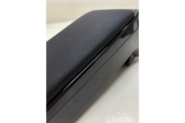 ORIGINAL OE RENAULT NEW ARMREST SANDERO STEPWAY LOGAN II Catalog number of the original 8201533390