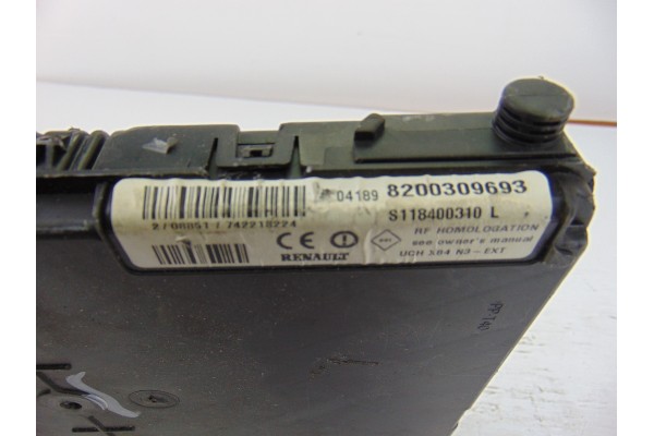 8200309693  CAJA RELES / FUSIBLES RENAULT SCENIC II (JM) Authentique 2004 8200309693 192817 RENAULT - 3
