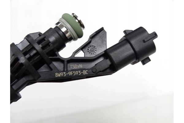 New ORIGINAL RANGE LAND ROVER 5 0 V8 LR069897 fuel injector Part manufacturer no brand