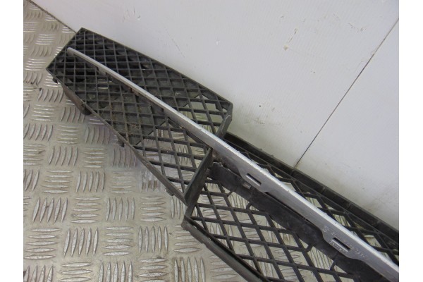 51117178112 REJILLA PARAGOLPES CENTRAL BMW SERIE 5 BERLINA (E60)