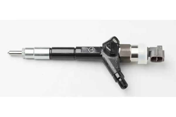 INJECTOR DCRI100510 DENSO NISSAN X TRAIL I