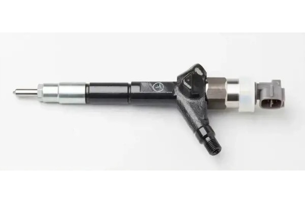 INJECTOR DCRI100510 DENSO NISSAN X TRAIL I Packaging status original