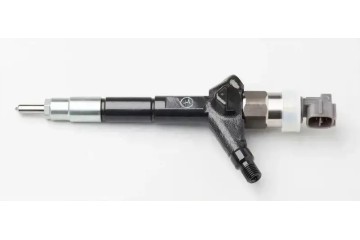 INJECTOR DCRI100510 DENSO NISSAN X TRAIL I Packaging status original