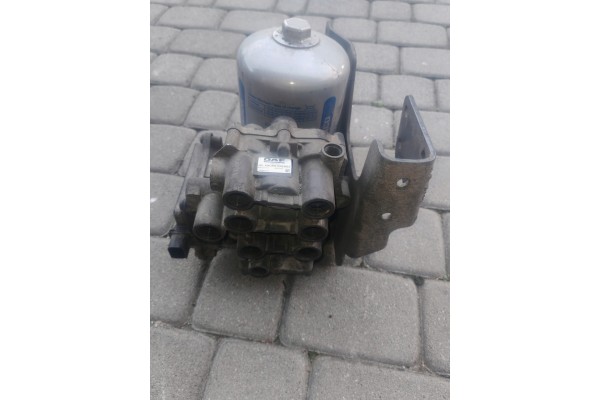 DEHUMIDIFIER BASE DEHUMIDIFIER FILTER DAF XF 106 LIFT 1913300 2027747 Catalog number of the part OSUSZACZ POWIETRZA PODSTAWA FIL