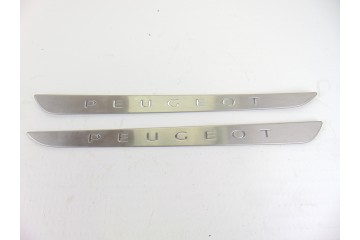MOLDURA PEUGEOT 208