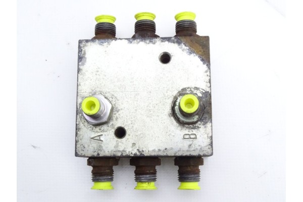 MBB PALFINGER 1500K ELEVATOR HYDRAULIC VALVE Catalog number of the part MBB_PALFINGER_1500K_ZAWOR_HYDRAULICZNY_WINDY_ZAADUNKOWEJ