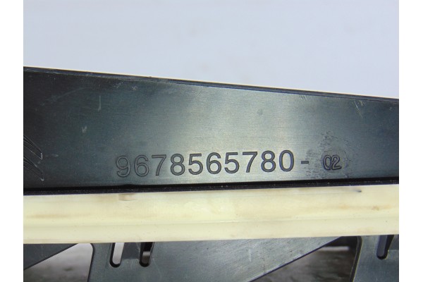 9678565780 MOLDURAS TRASERAS PEUGEOT 3008