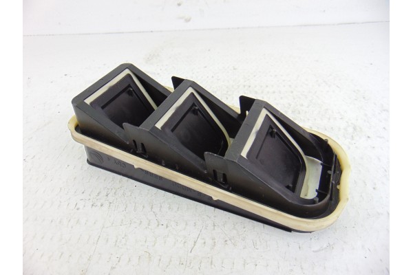 9678565780 MOLDURAS TRASERAS PEUGEOT 3008