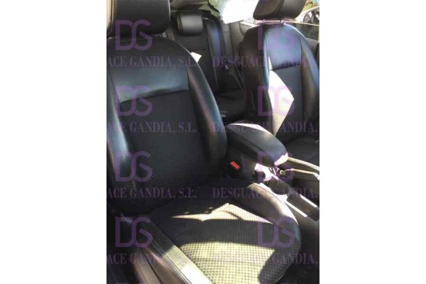 FORD FOCUS BERLINA (CAP) Ghia