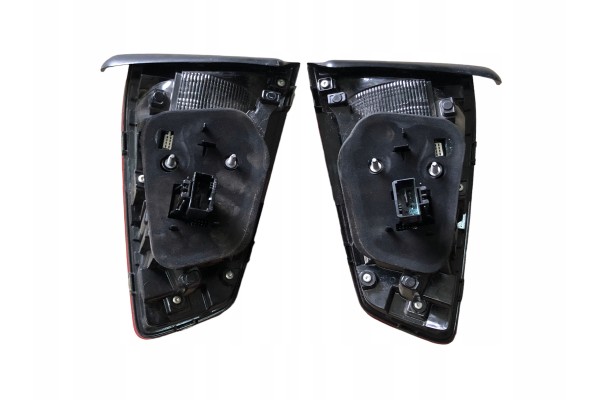 VOLKSWAGEN PASSAT B8 STATION WAGON SET OF LAMPS IN FLAPS 3G9945093C 3G9945094C Catalog number of the part 3G9945093C 3G9945094C