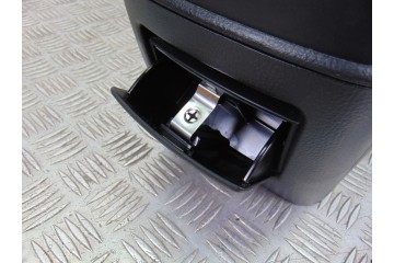  APOYABRAZOS CENTRAL MAZDA 6 BERLINA (GG) 2.0 CRTD 120 Active (5-ptas.) 2004 194966 MAZDA - 3