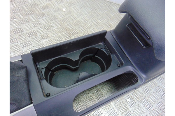  APOYABRAZOS CENTRAL MAZDA 6 BERLINA (GG) 2.0 CRTD 120 Active (5-ptas.) 2004 194966 MAZDA - 9