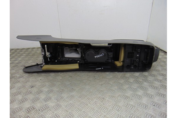  APOYABRAZOS CENTRAL MAZDA 6 BERLINA (GG) 2.0 CRTD 120 Active (5-ptas.) 2004 194966 MAZDA - 11