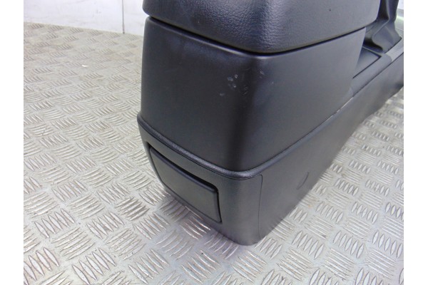  APOYABRAZOS CENTRAL MAZDA 6 BERLINA (GG) 2.0 CRTD 120 Active (5-ptas.) 2004 194966 MAZDA - 12