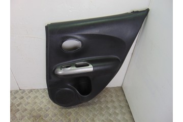  GUARNECIDO PUERTA TRASERA DERECHA NISSAN JUKE (F15E) Acenta 2013 194985 NISSAN - 1