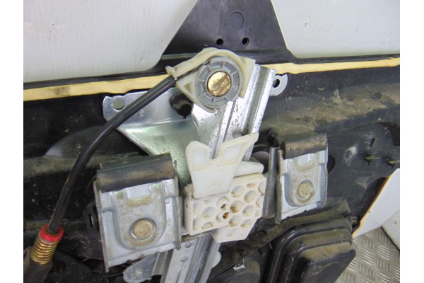 ELEVALUNAS DELANTERO IZQUIERDO FORD FIESTA (CBK)