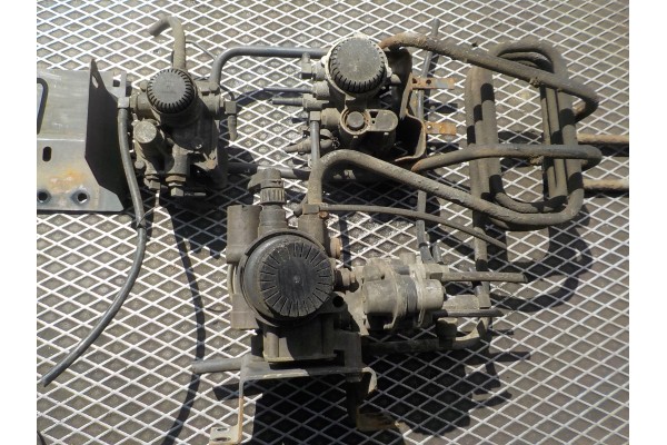 DAF XF 105 VALVE DISTRIBUTOR DEHUMIDIFIER 1612054 EURO 5