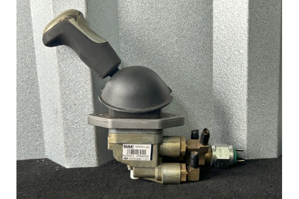 HANDBRAKE VALVE DAF XF 106 1845501 KNORR BREMSE DPM95DS K050974 Catalog number of the part 1845501
