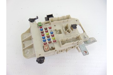  CAJA RELES / FUSIBLES TOYOTA RAV4 (A2) 2.0 D-4D Sol 4X4 (2003) 2004 195742 TOYOTA - 2