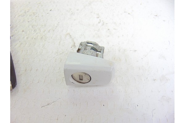  ANTIRROBO / LLAVE CONTACTO OPEL ASTRA J SPORTS TOURER Sport 2010 195860 OPEL - 2