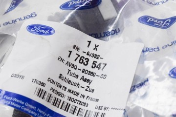 Tubo de combustible FORD FOCUS MK3 C346 AV6Q-9D350-CD ORIGINAL NUEVO