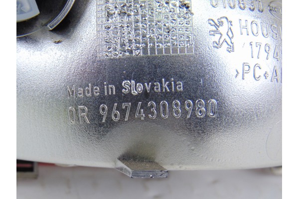 9674308980 PILOTO TRASERO CENTRAL DS 3 CROSSBACK