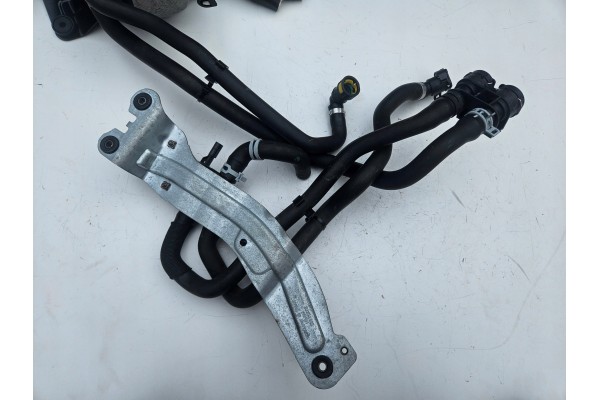 Set Webasto Eberspaecher Hydronic S3 D5A Volvo XC40 32136035 252718 Catalog number of the original 252718
