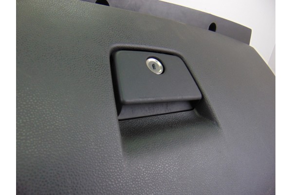 39808618 GUANTERA VOLVO V50 FAMILIAR D4 Kinetic 2011 39808618 197413 VOLVO - 3