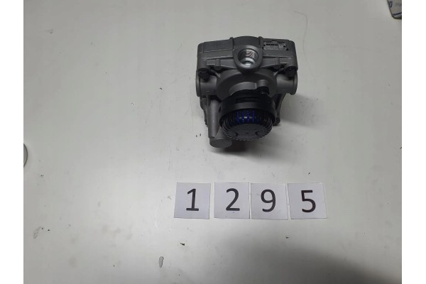 Brake control relay valve EBS semi trailer Wabco 4802020050 DAF MAN Catalog number of the part 4802020050