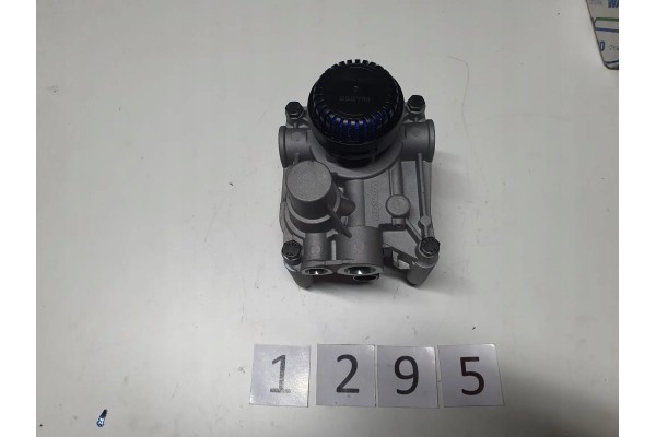 Brake control relay valve EBS semi trailer Wabco 4802020050 DAF MAN Quality of parts according to GVO Q original with factory lo